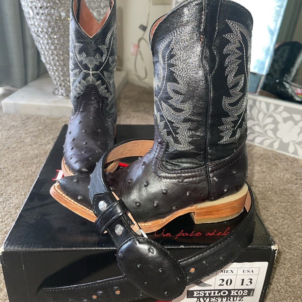 Leather cowboys boots with matching belt for boys